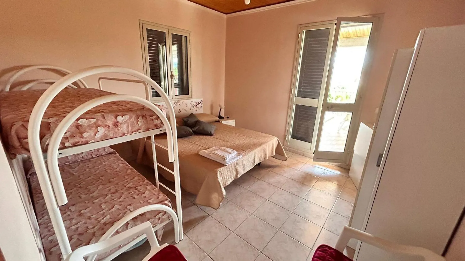 Appartamento Anthony House Agnone Bagni Italia